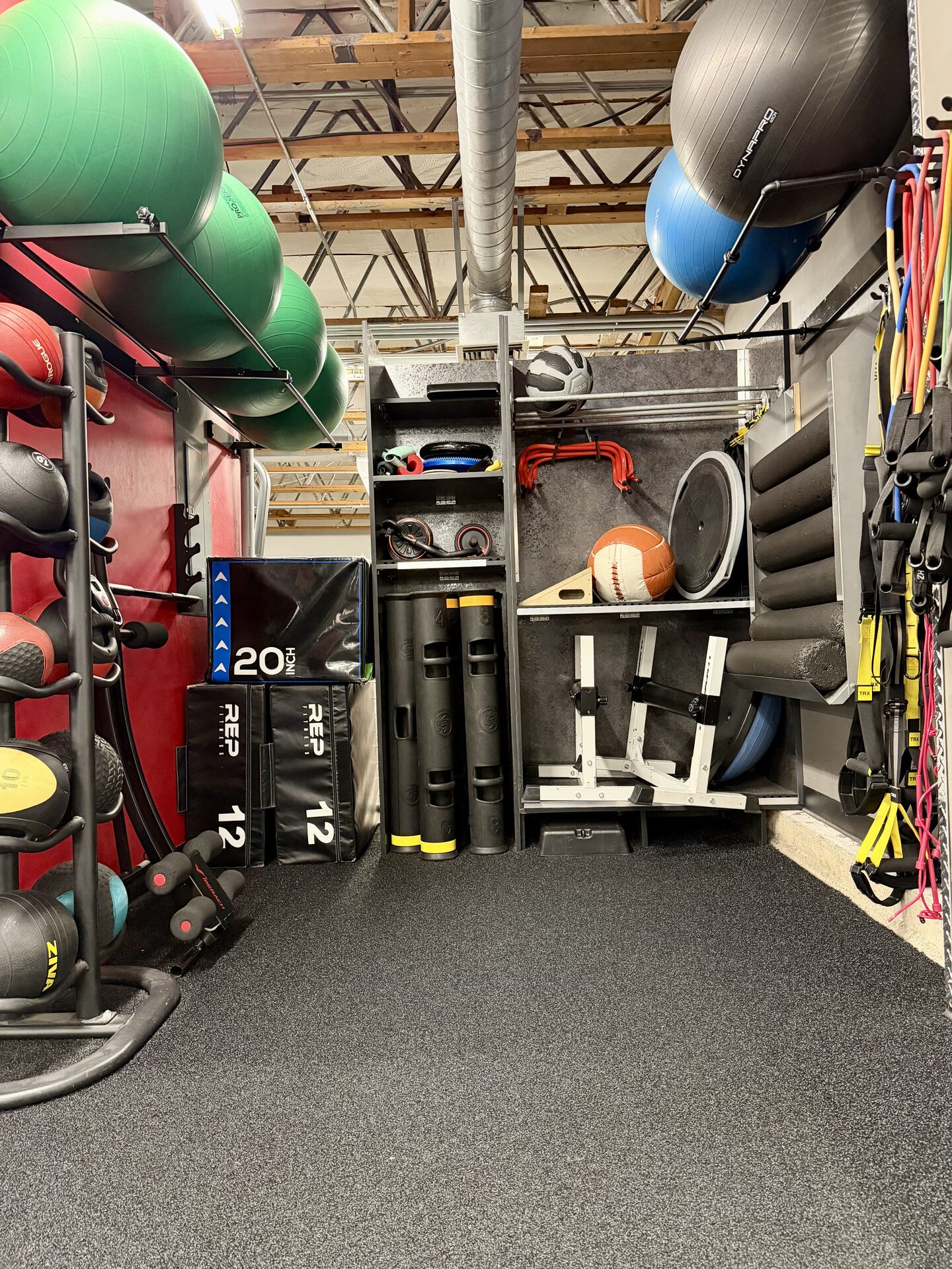 Row of Hammer Strength plate-loaded machines